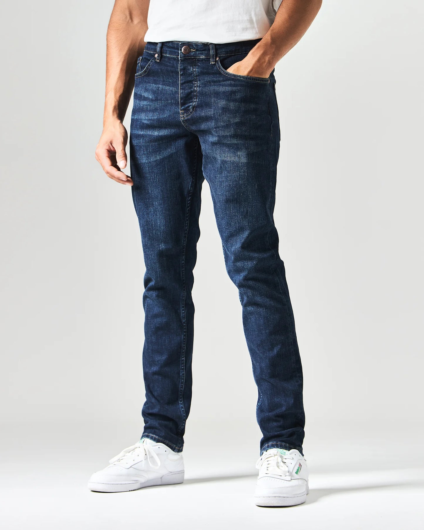 Weekend Offender - 444 Tapered Dark Vintage Denim Jeans